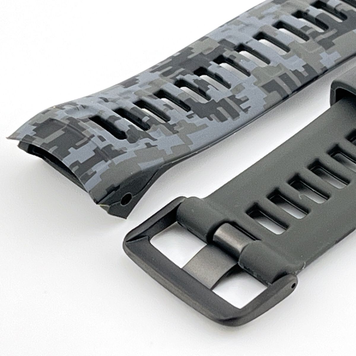 Silicone band for Garmin Instinct (Graphite Camo) New
