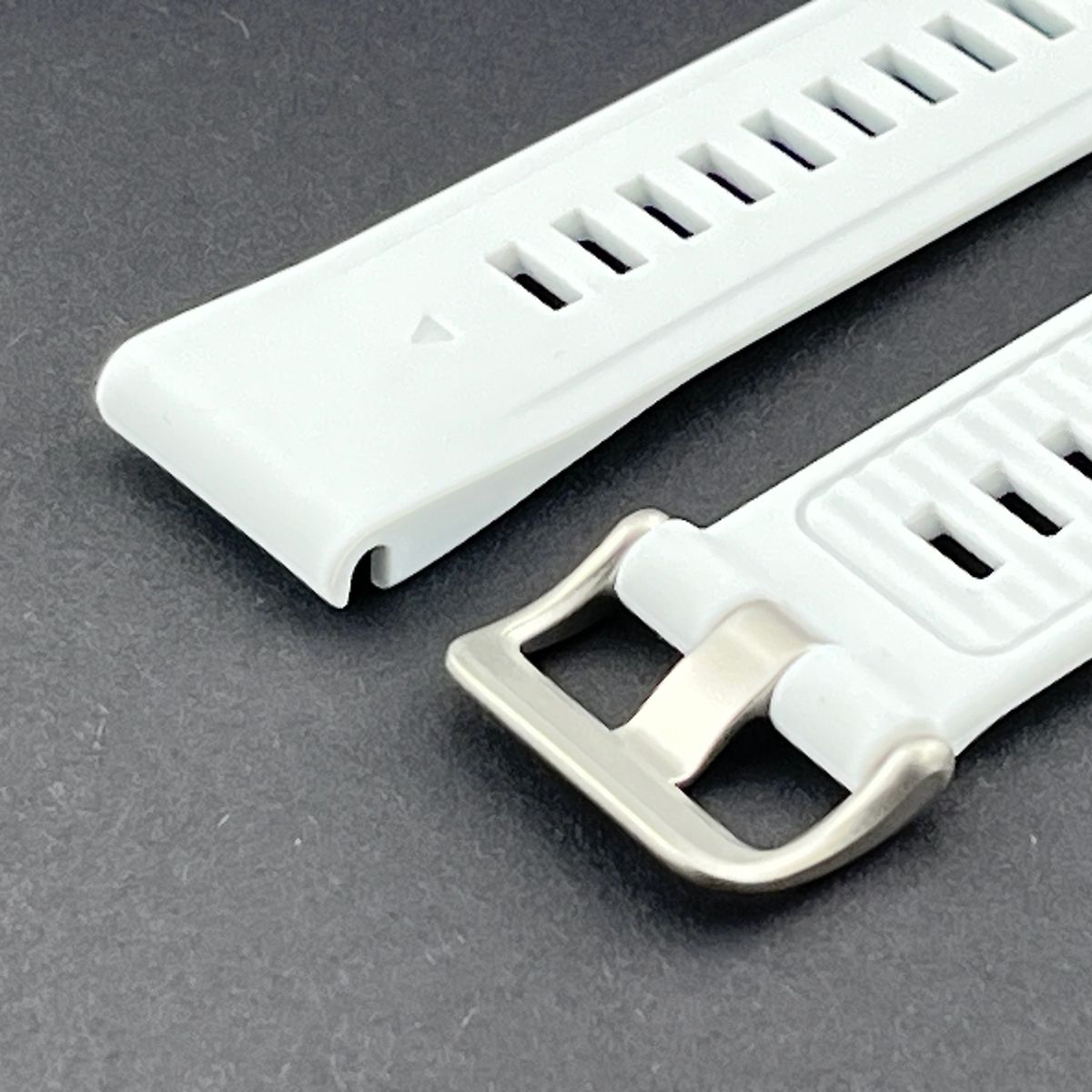 Silicone band for Garmin Fenix 8 (43mm) Silver buckle, QuickFit 20mm. OEM (without screwdrivers and box) New