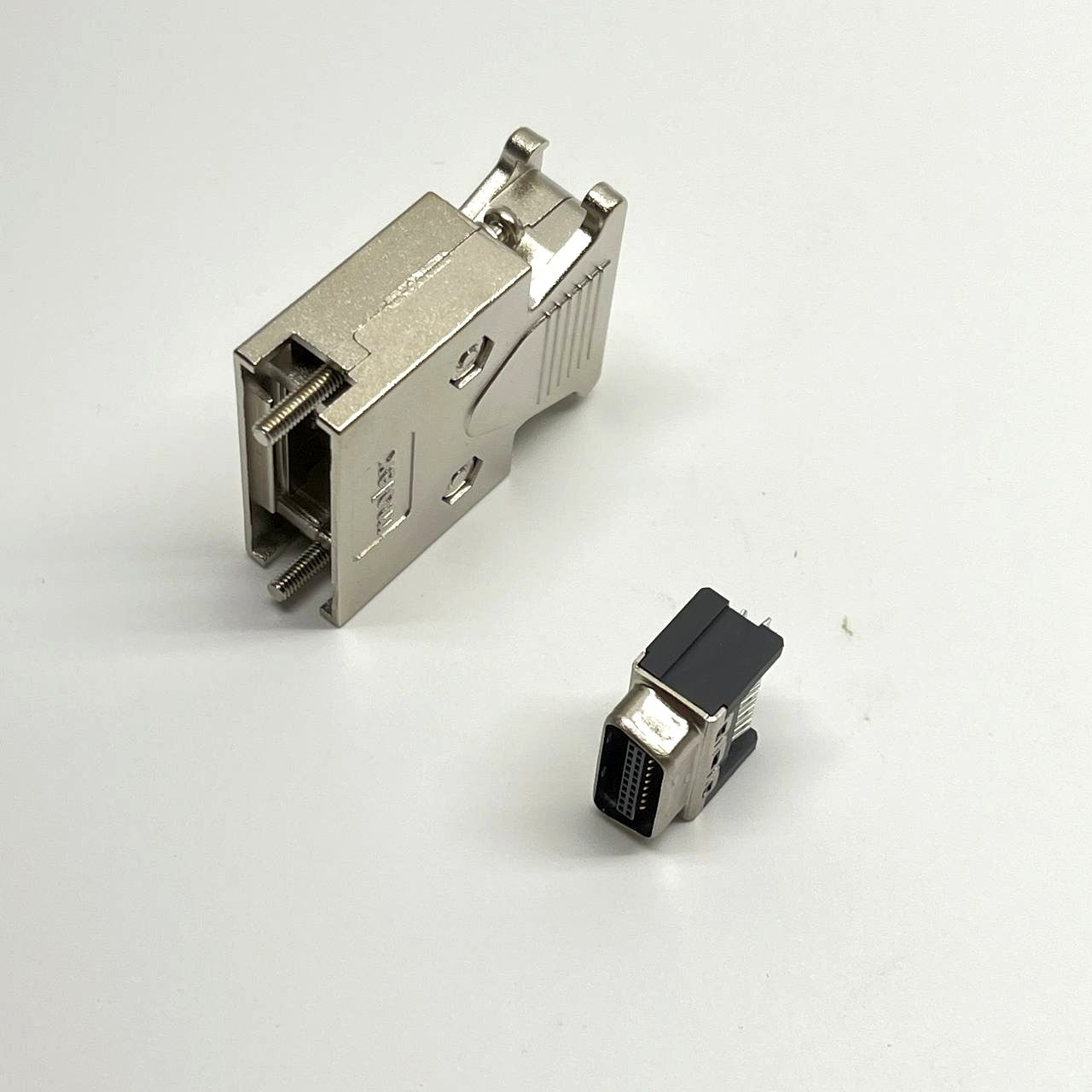 Molex XMC60033-F 24-pin micro connector insert + metal hood shell