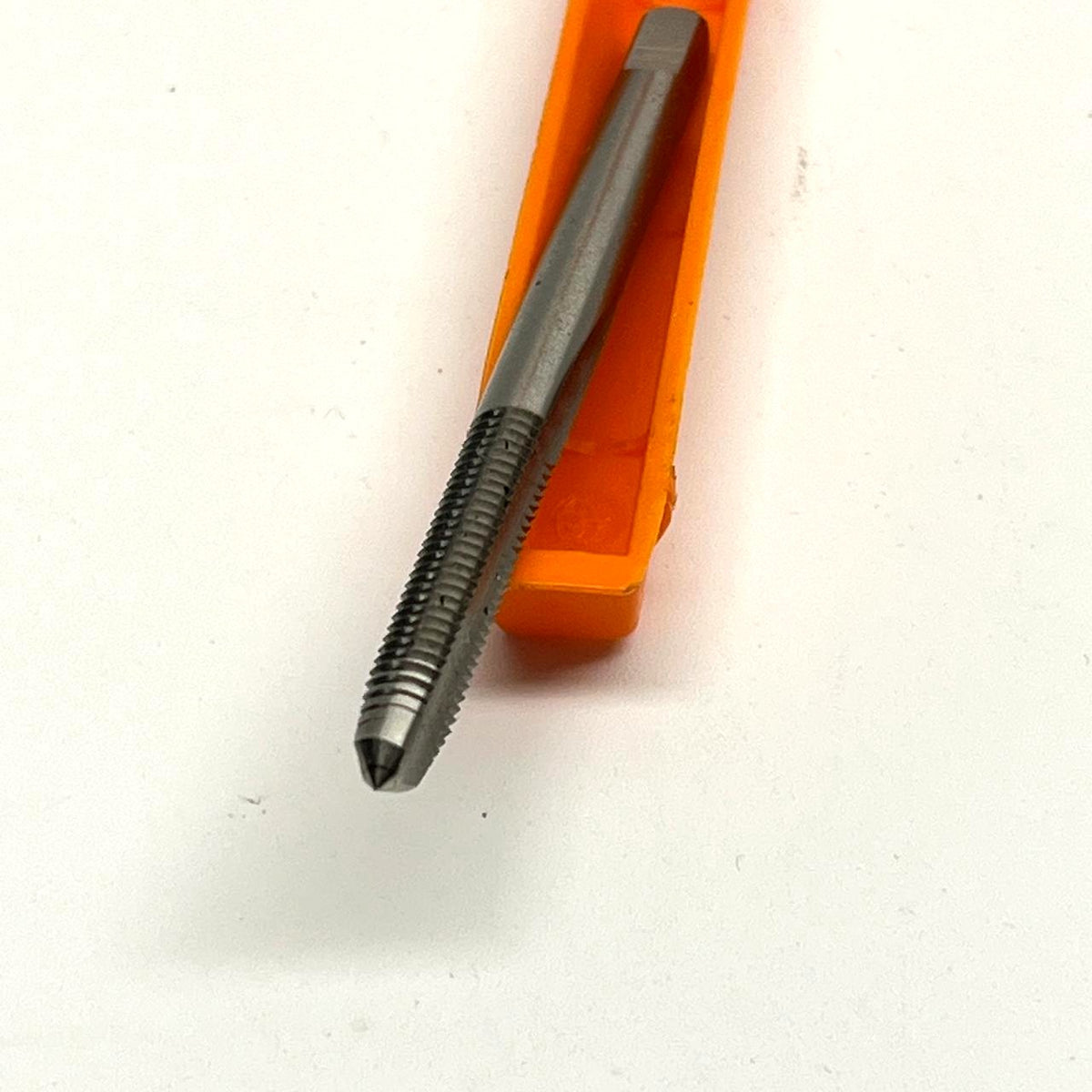 HERTEL HSS Hand Plug Tap 10-32 2FL H3 - USA