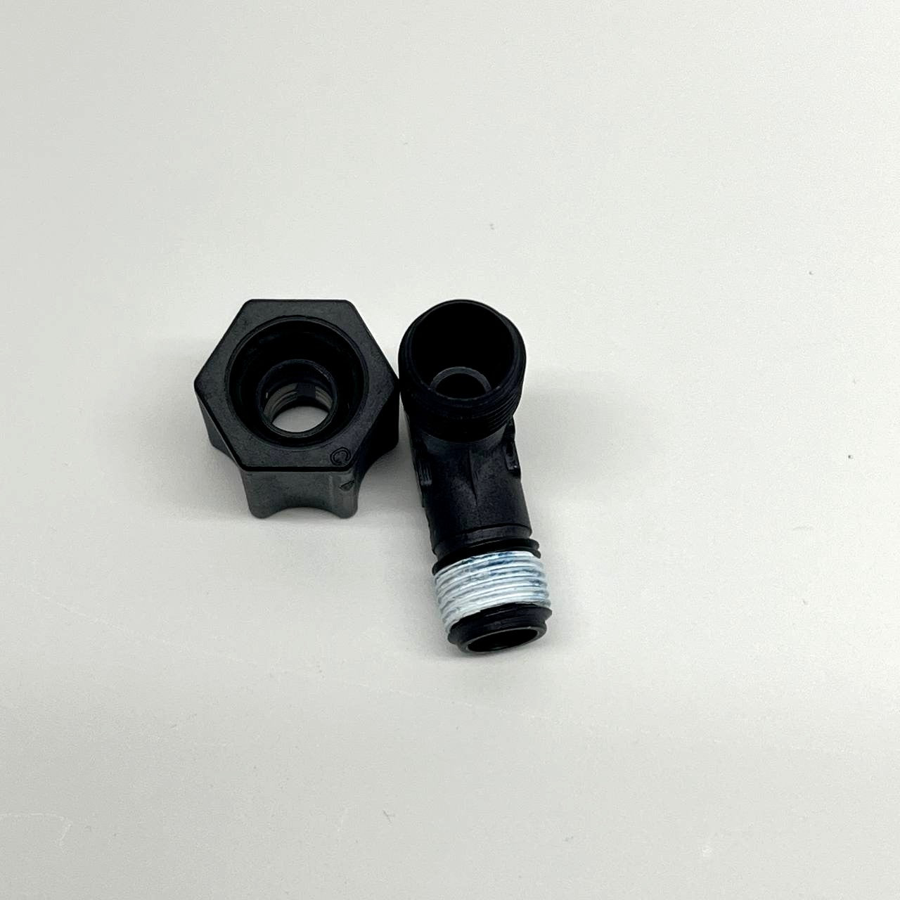EFD 7543BP 1/8 MPT x 1/4 Compression Elbow Black PP