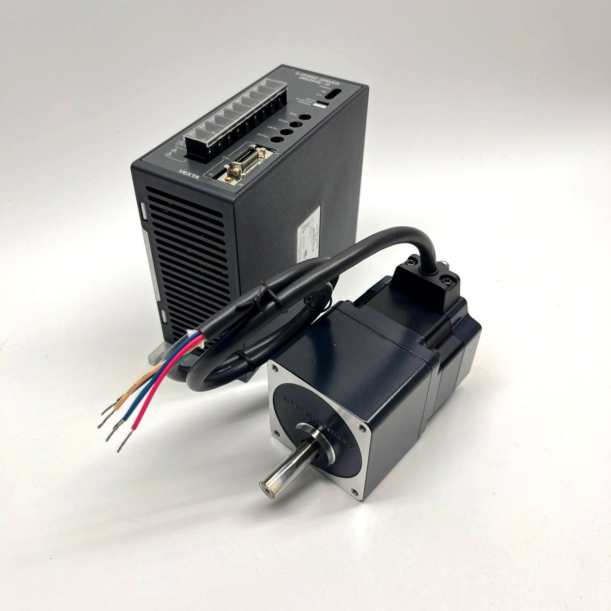 Oriental Motor VEXTA PK564AE-T10 5-Phase Stepper + RKD514L-A Driver (RK564AAE-T30)