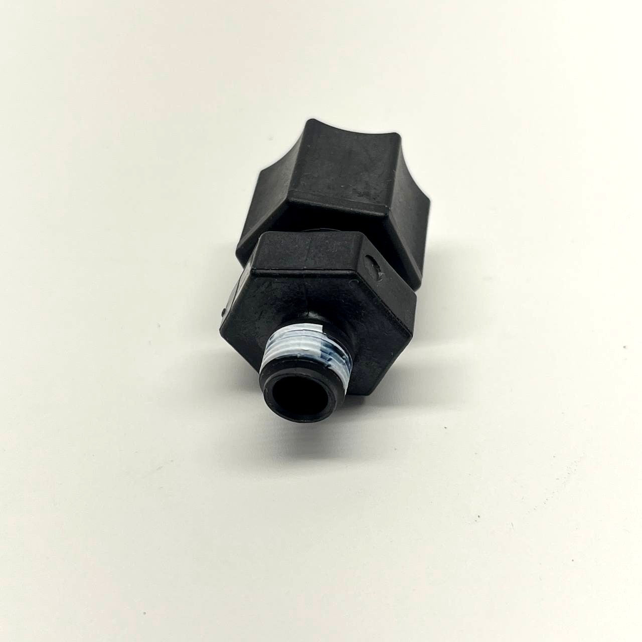 EFD 7610BP 1/8 NPTM to 3/8 Compression Adapter Black PP