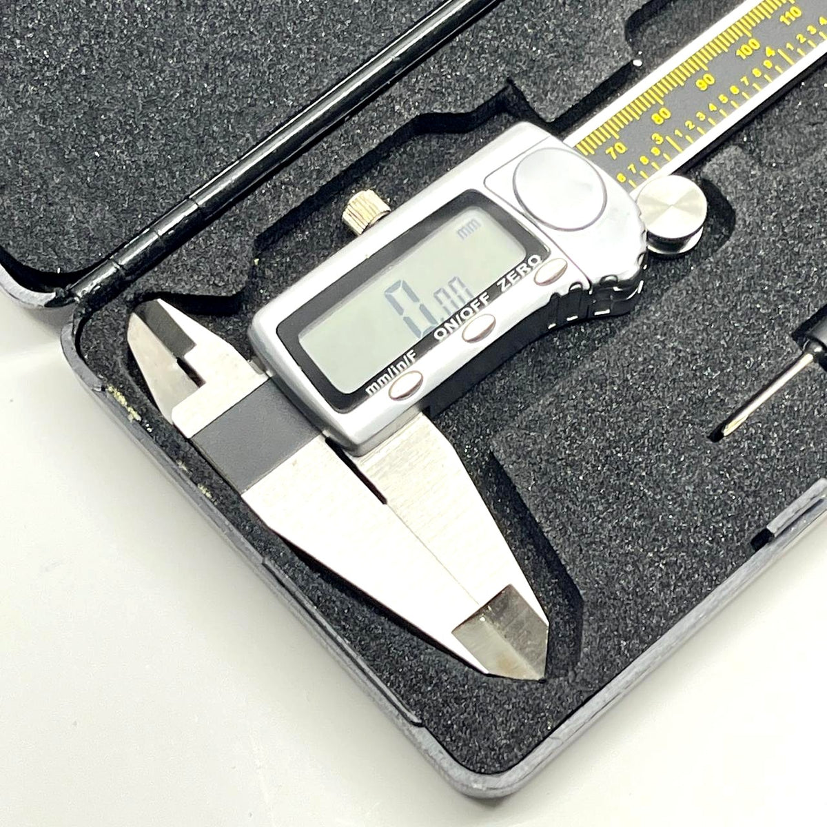 Carrera Precision 200mm Digital Caliper Stainless Steel LCD Vernier