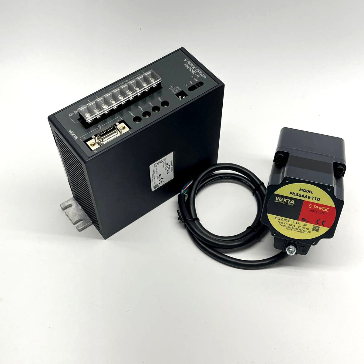 Oriental Motor VEXTA PK564AE-T10 5-Phase Stepper + RKD514L-A Driver (RK564AAE-T30)