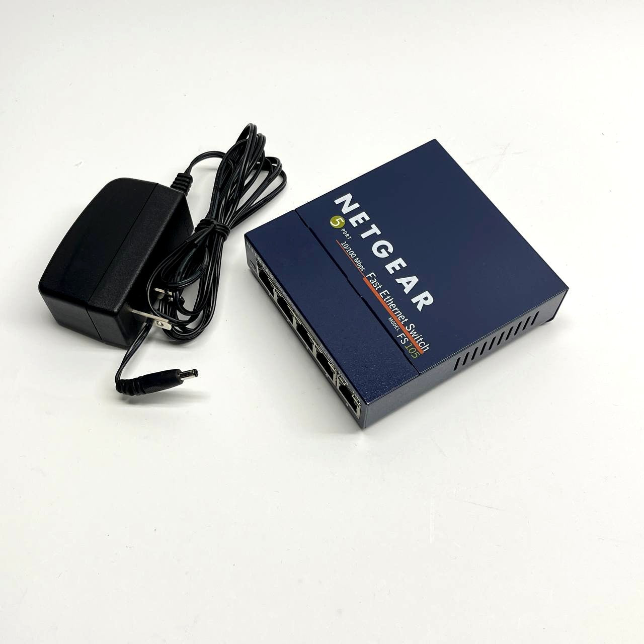 NETGEAR FS105 v2 5-Port 10/100Mbps Fast Ethernet Switch