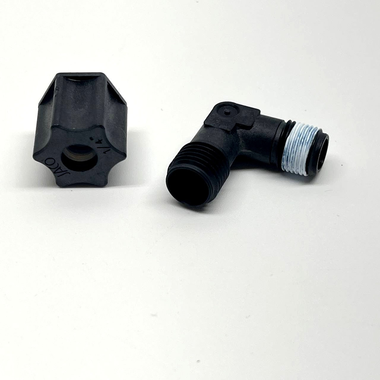 EFD 7543BP 1/8 MPT x 1/4 Compression Elbow Black PP